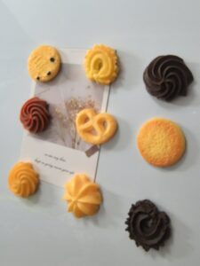Resin cookie fridge magnet set, realistic dessert designs