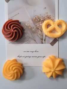 Resin cookie fridge magnet set, realistic dessert designs