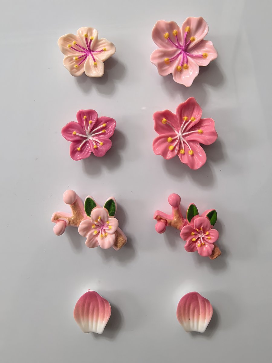 Resin flower magnets for fridge, colorful gift set